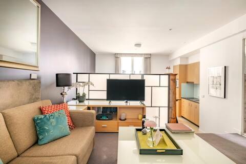 Roma Studio Apartment In Collins Street Melbourne Exterior photo