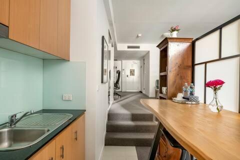 Roma Studio Apartment In Collins Street Melbourne Exterior photo
